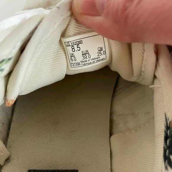 VANS Pineapple Pattern Fabric Lace-Up Low Sneakers Size 8.5 - Picture 4 of 8